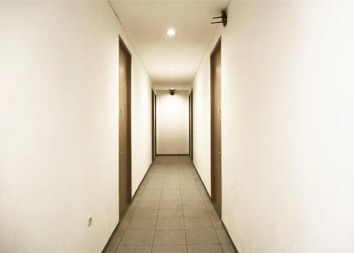 Me By Me Hostal *